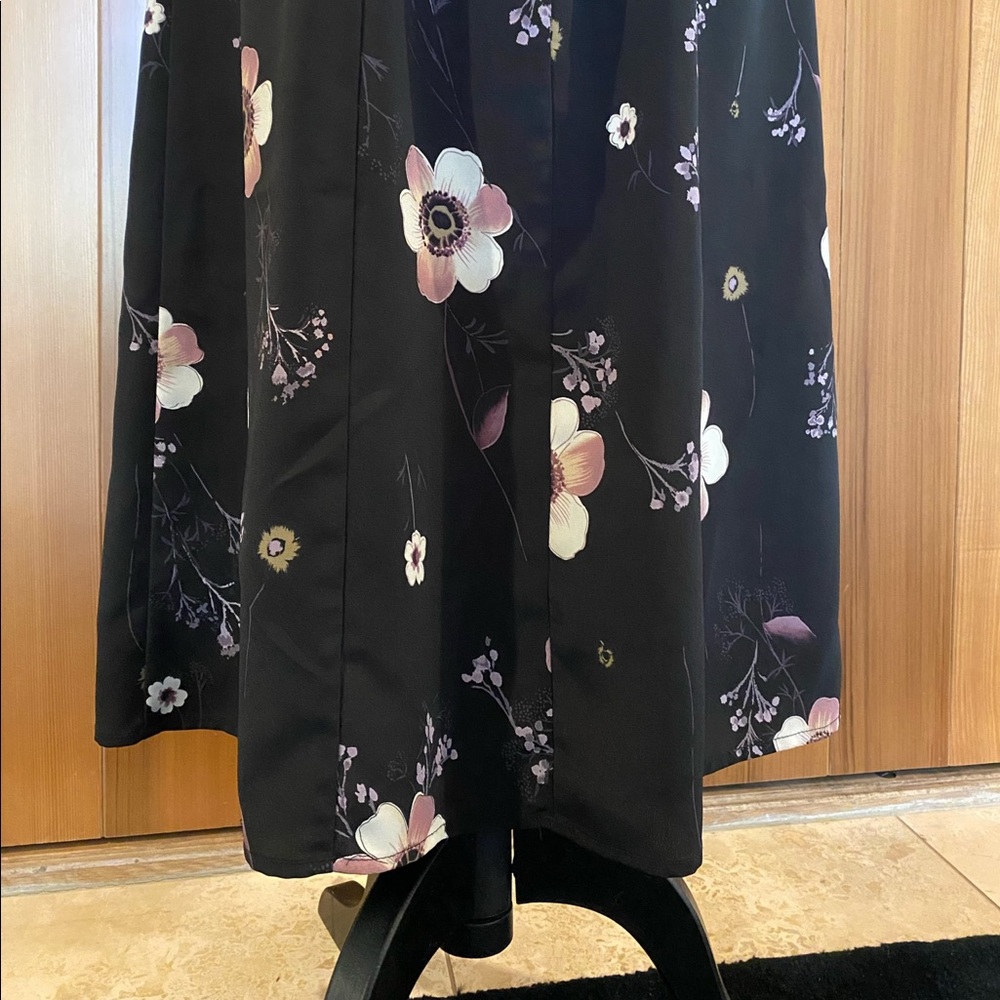Floral black maxi/midi dress with slit - Picture 2 of 9